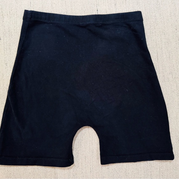 Brandy Melville Black Bike Shorts - Picture 3 of 3